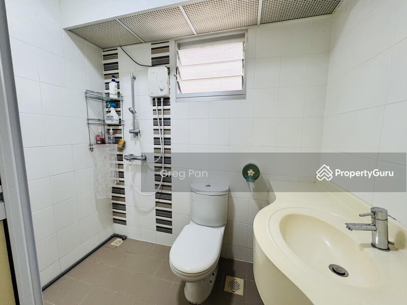 Master Toilet