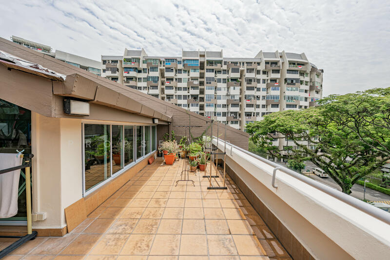 For Sale - Lakepoint Condo