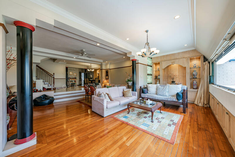 For Sale - Lakepoint Condo