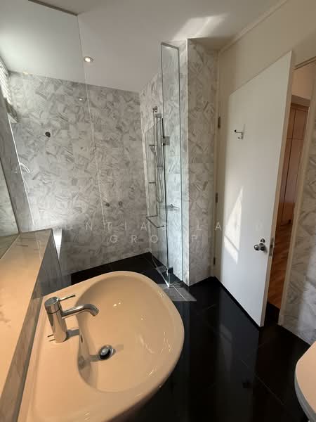 The Colonnade, 82 Grange Road, 3 Bedrooms, 3,993 sqft, Condominium For Rent, by Pontiac Land Group, 60096757 - Bathroom - PropertyGuru.com.sg