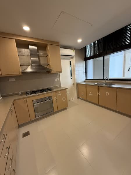 The Colonnade, 82 Grange Road, 3 Bedrooms, 3,993 sqft, Condominium For Rent, by Pontiac Land Group, 60096757 - Kitchen - PropertyGuru.com.sg