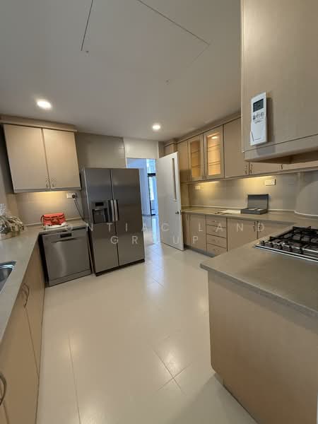 The Colonnade, 82 Grange Road, 3 Bedrooms, 3,993 sqft, Condominium For Rent, by Pontiac Land Group, 60096757 - Kitchen - PropertyGuru.com.sg