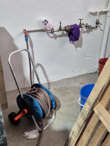 near aljunied mrt! unit has watersource!, water @ unit; 3.7m; near aljunied geylang!, 3,032 sqft, Light Industrial (B1) For Rent, by Joel Yong, 60096833 - CommercialGuru.com.sg