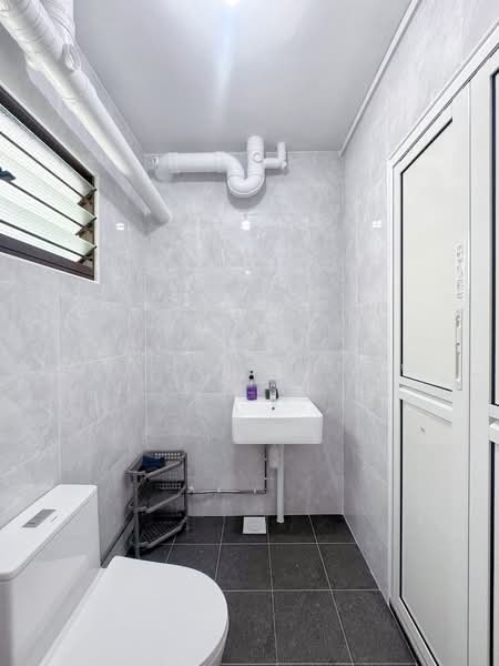 442 Fajar Road, 442 Fajar Road, 3 Bedrooms, 1,270 sqft, HDB Flat For Sale, by Michelle Koo, 60096842 - Bathroom - PropertyGuru.com.sg