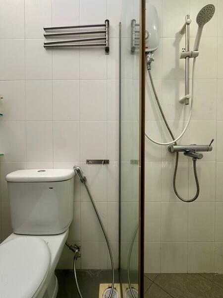 Jalan Tanjong, Jalan Tanjong, Bedok / Upper East Coast, 3 Bedrooms, 1,750 sqft, Terraced House For Rent, by Alicia Lim, 60097102 - Bathroom - PropertyGuru.com.sg