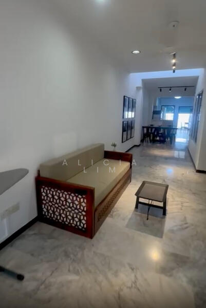 Jalan Tanjong, Jalan Tanjong, Bedok / Upper East Coast, 3 Bedrooms, 1,750 sqft, Terraced House For Rent, by Alicia Lim, 60097102 - Living Room - PropertyGuru.com.sg