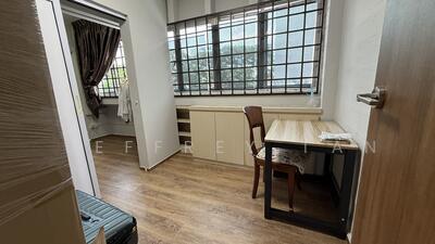 For Rent - 3 Queen's Road