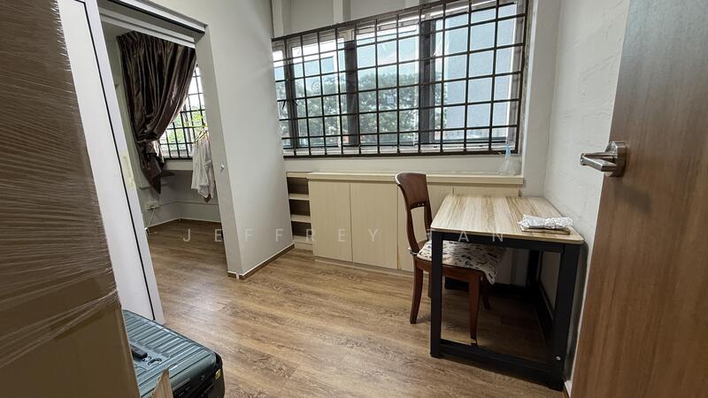 For Rent - 3 Queen's Road