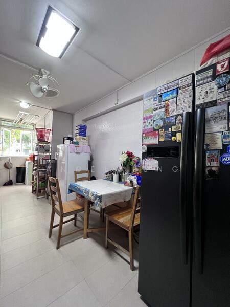 Cosy dining in this Spacious kitchen