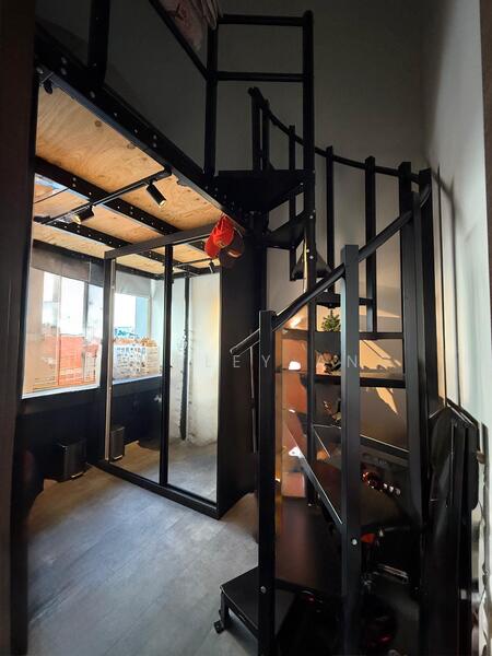 Common bedroom with loft
