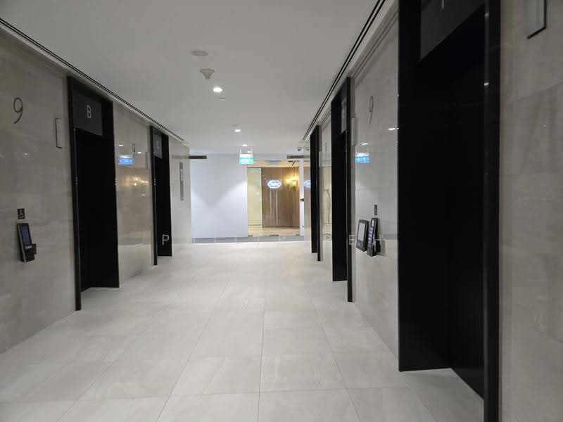 PAYA LEBAR, NEXT TO MRT, HIGH FLOOR, FULLY FITTED UNIT, LARGE FLOOR PLATE, Eunos / Geylang / Paya Lebar, 8,000 sqft, Office For Rent, by Philip Peh, 60097500 - Lobby - CommercialGuru.com.sg