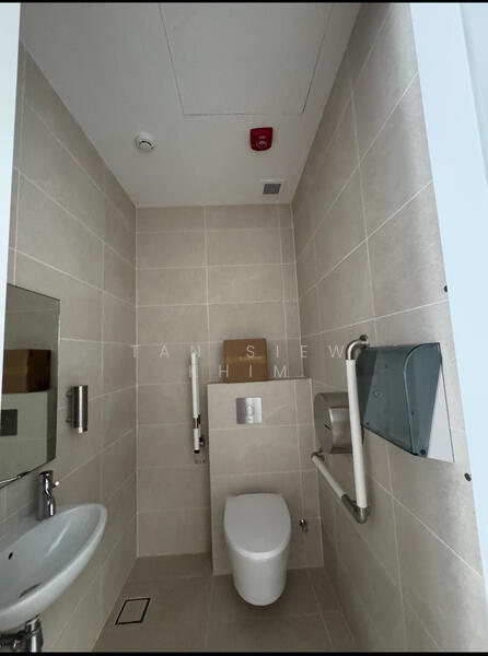 Around Joo Chiat Road, Joo Chiat Road, 753 sqft, Shop / Shophouse For Rent, by Tan Siew Khim, 60097631 - Bathroom - CommercialGuru.com.sg