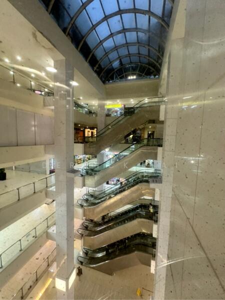 Lucky Plaza, Orchard Road, Orchard / River Valley, 376 sqft, Mall Shop For Sale, by Derrick Tai, 60098003 - CommercialGuru.com.sg