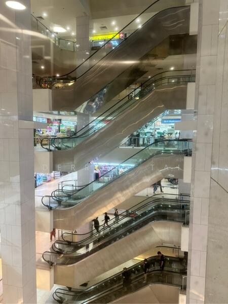 Lucky Plaza, Orchard Road, Orchard / River Valley, 376 sqft, Mall Shop For Sale, by Derrick Tai, 60098003 - CommercialGuru.com.sg