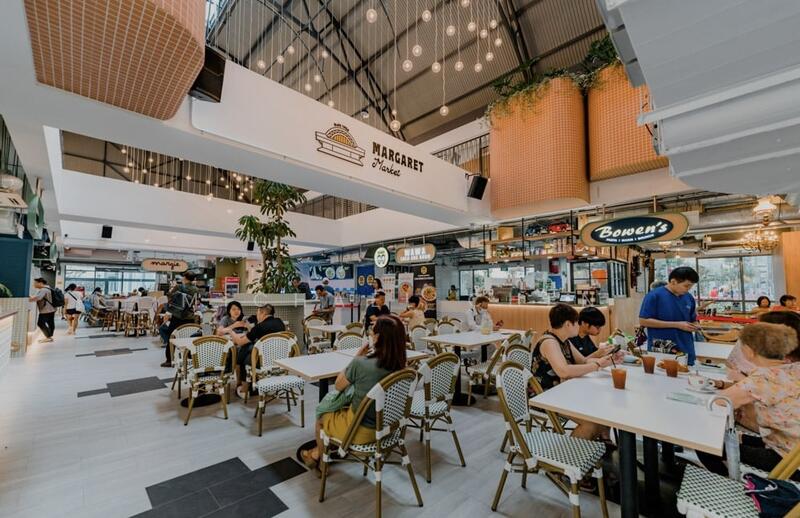 1 min to air conditioned Margaret market