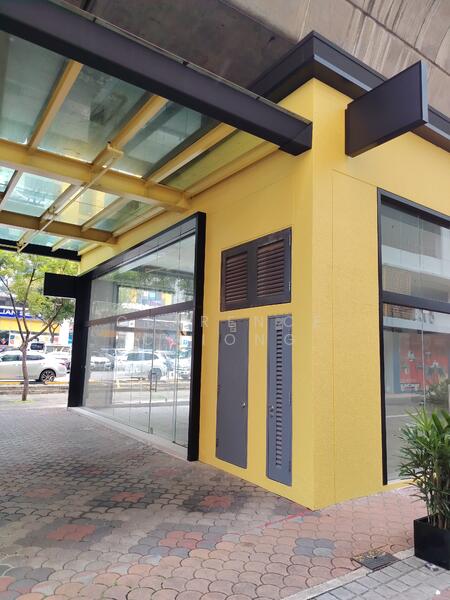 Tradehub 21, 18 Boon Lay Way, 2,605 sqft, Food & Beverage For Rent, by Clarence Chiong, 60098187 - Exterior - CommercialGuru.com.sg