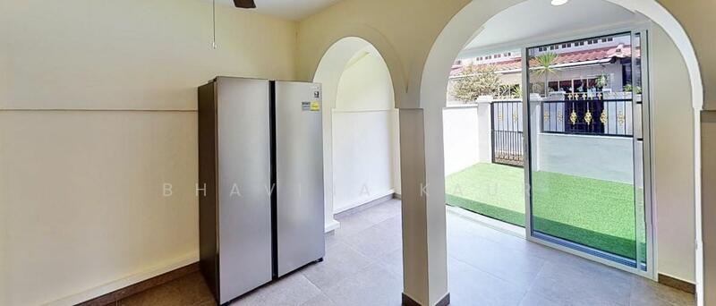 C H E A P West Coast Gardens Terrace, 1km to Nan Hua & Qifa! FUTURE MRT!, West Coast Gardens West Coast Drive West Coast Ave, 4 Bedrooms, 2,900 sqft, Terraced House For Sale, by Bhavina Kaur, 60098204 - PropertyGuru.com.sg