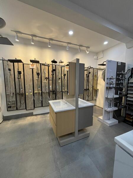 Rare & Cheap Shophouse 2.5% Rental, , 10,318 sqft, Shop / Shophouse For Sale, by Alvin Tan, 60098366 - Bathroom - CommercialGuru.com.sg