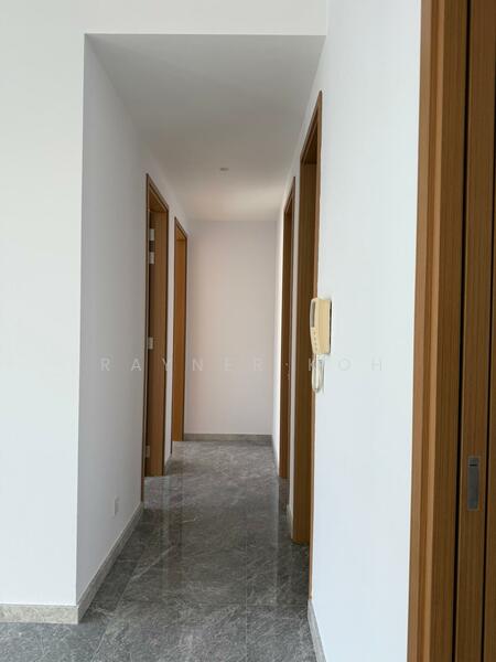 The Sea View, 31 Amber Road, 3 Bedrooms, 1,216 sqft, Condominium For Rent, by Rayner Koh, 60098497 - Hallway - PropertyGuru.com.sg