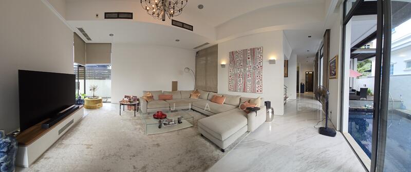 Spacious Living area