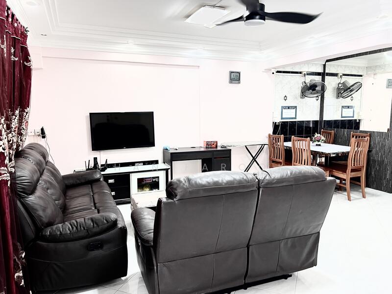 BEAUTIFUL LIVING HALL