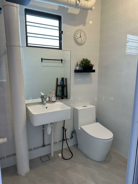 894A Tampines Street 81, 894A Tampines Street 81, Room Rental, 300 sqft, HDB Flat For Rent, by Zakariah Bin Saat, 60098837 - Bathroom - PropertyGuru.com.sg