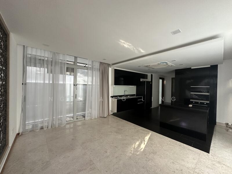 Dry Kitchen with Island