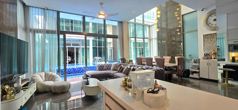 Level 1 - Spacious Living