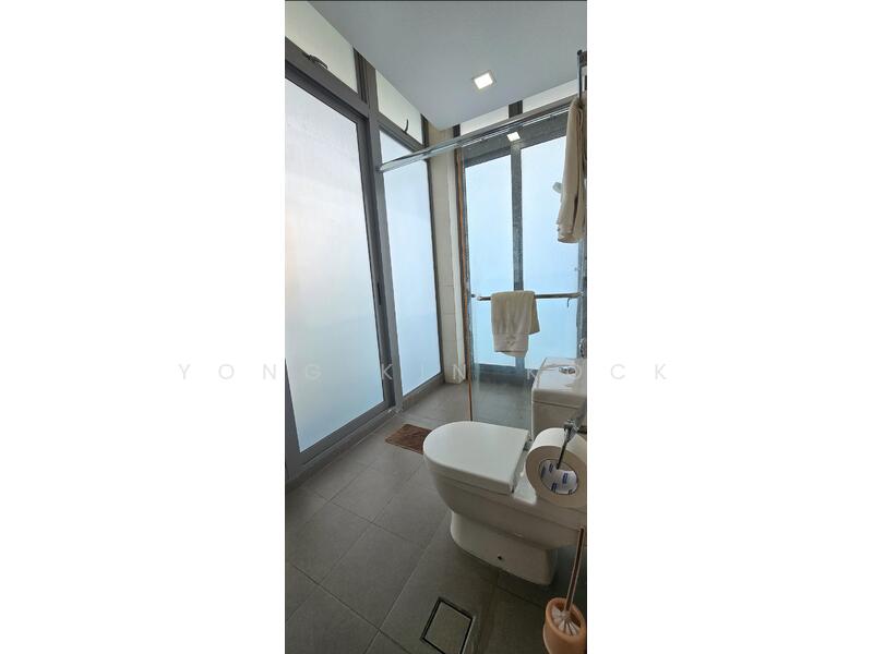Level 3 - Junior Master Bathroom