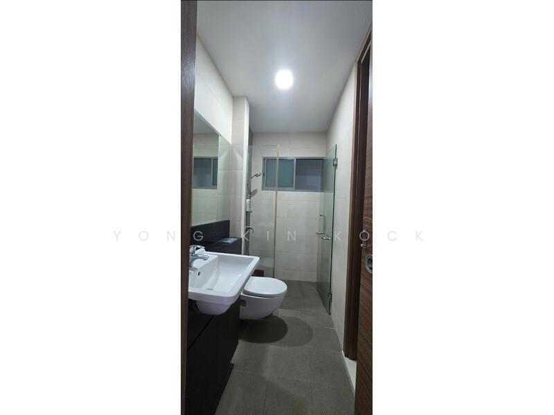 Basement - Granny's Room's Attached Bath