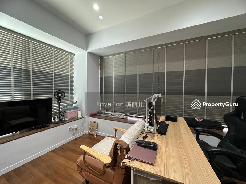 For Sale - Modern Semi-Detached with Lift & Pool in Prime Kovan