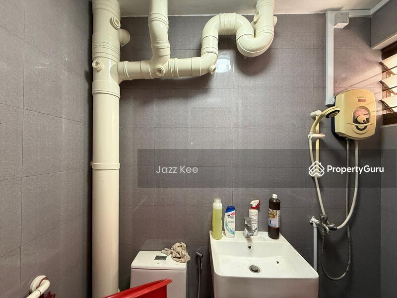 For Sale - 228 Simei Street 4