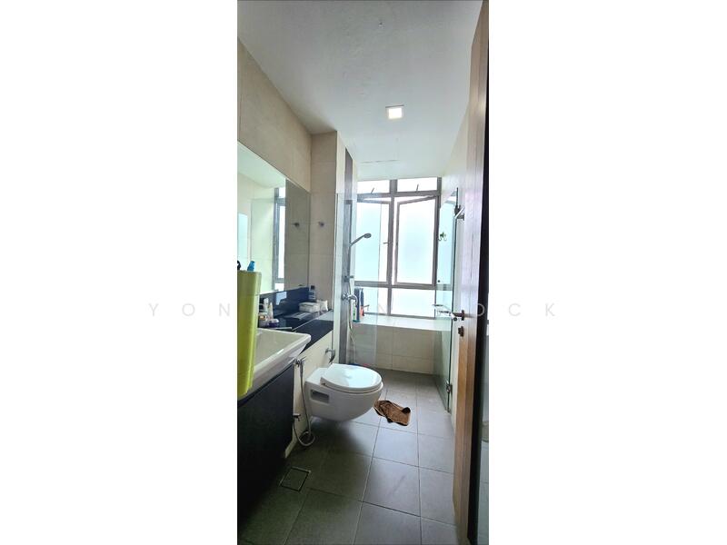Level 3 - Common Bathroom