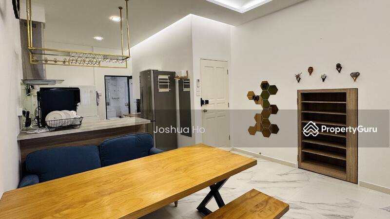 For Rent - Rare City Fringe 2B1B Walk-Up | Three MRTs