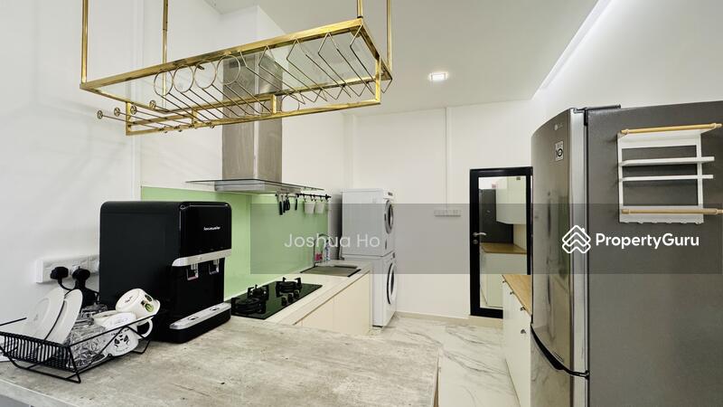 For Rent - Rare City Fringe 2B1B Walk-Up | Three MRTs