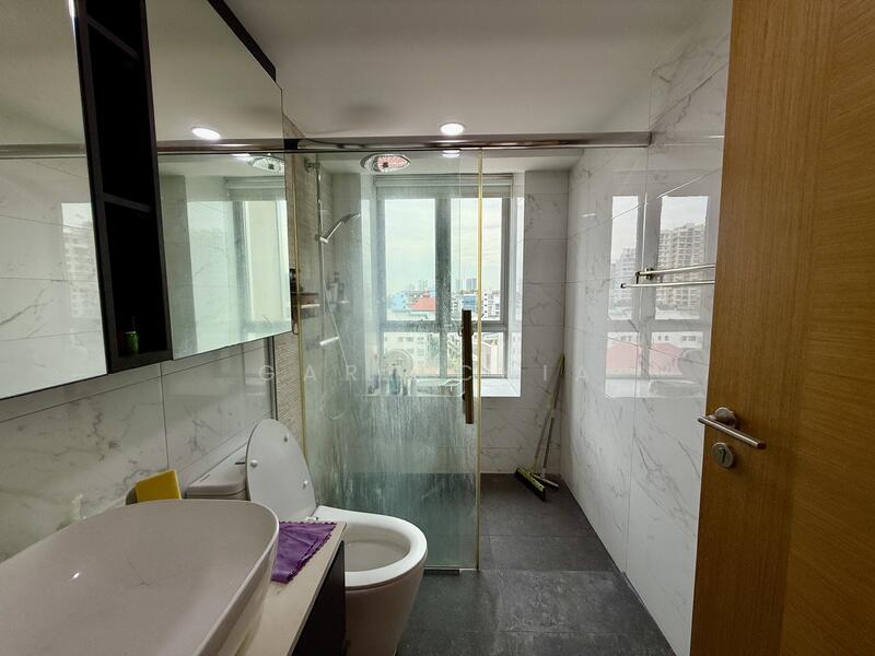 For Rent - Esta Ruby