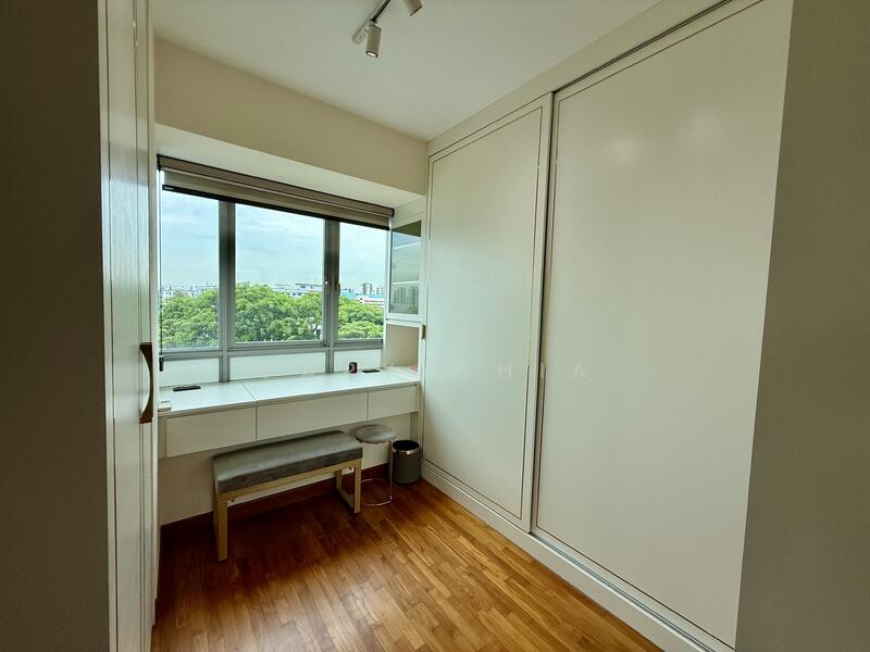 For Rent - Esta Ruby