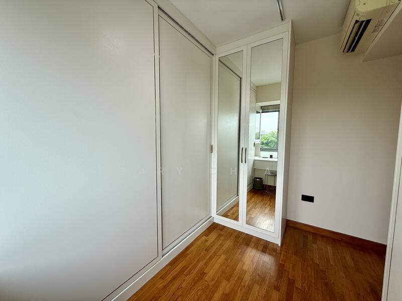 For Rent - Esta Ruby