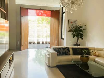 For Sale - Modern Tropicana Bungalow LUSH Greenery