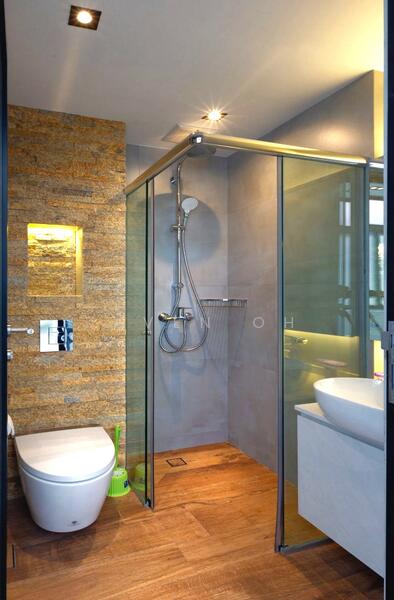 Bathroom at level 1