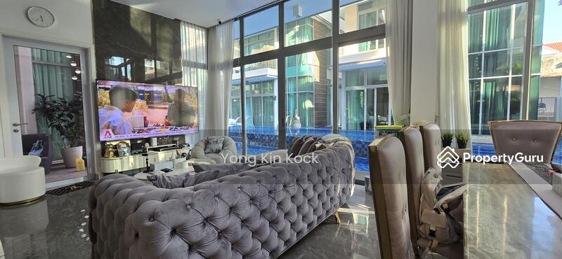 Level 1 - Living and Dining