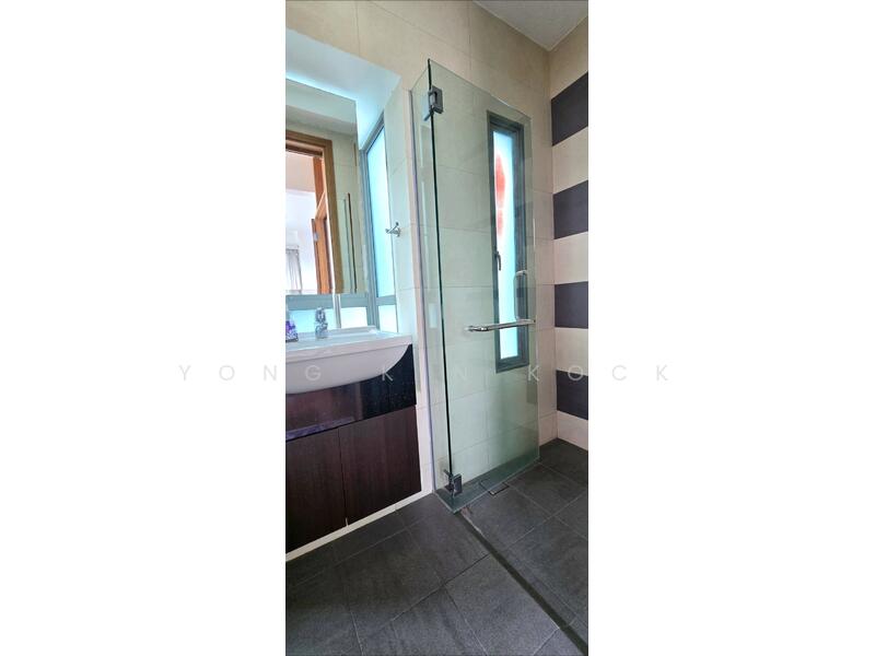 Level 4 - Attached Bath 