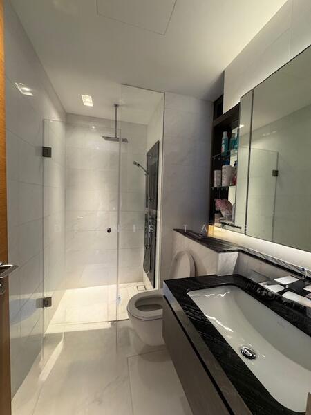 Marina One Residences, 21 Marina Way, 2 Bedrooms, 1,163 sqft, Condominium For Rent, by Dennis Tang, 60099770 - Bathroom - PropertyGuru.com.sg