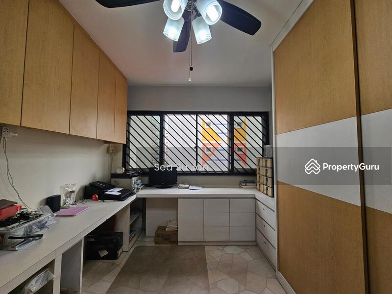 Common Bedroom 1/Study Room