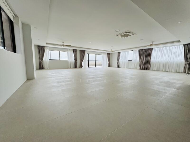 For Rent - One of a Kind Huge 6 Bedroom in a Condominium