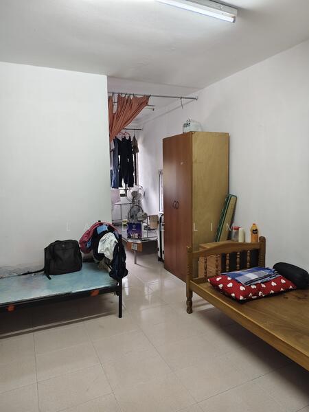 Bedok Shopping Complex, 288 Bedok Road, 1,205 sqft, Shop / Shophouse For Rent, by Lardee Lim, 60100306 - Bedroom - CommercialGuru.com.sg