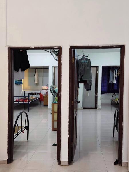 Bedok Shopping Complex, 288 Bedok Road, 1,205 sqft, Shop / Shophouse For Rent, by Lardee Lim, 60100306 - Bedroom - CommercialGuru.com.sg