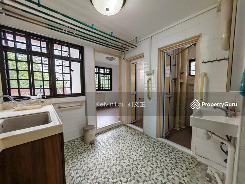 Bathroom & Toilet