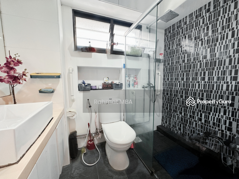 Master Toilet