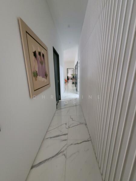 pathway to dining area 